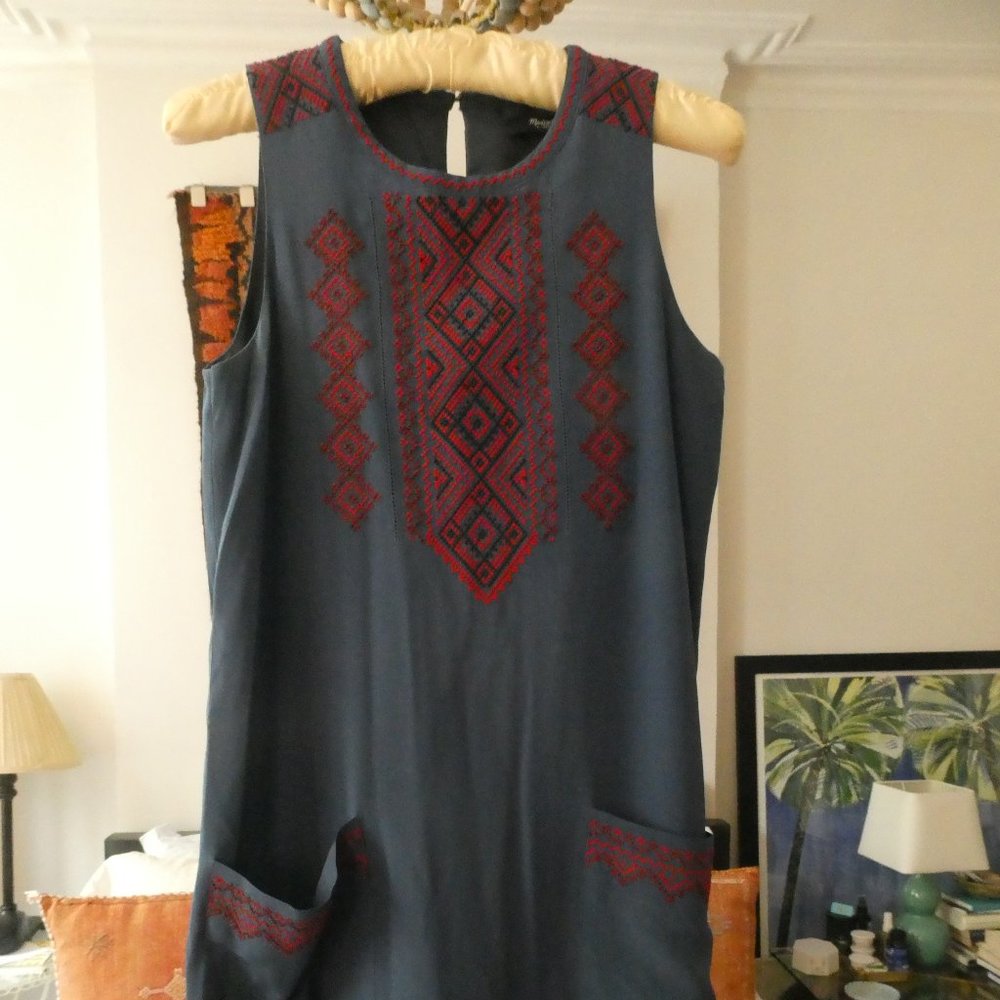 Madewell embroidered shift - on trend! sz XS